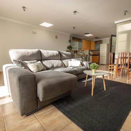 Beachfront Penthouse דירה