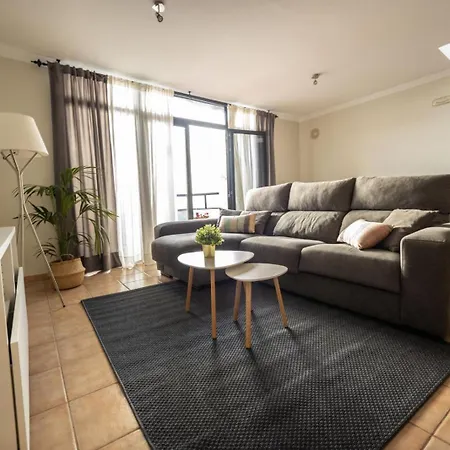 Beachfront Penthouse דירה
