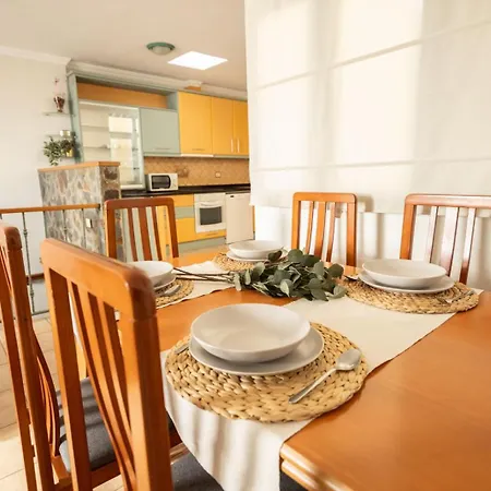 Beachfront Penthouse * ארינאגה