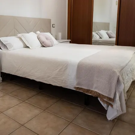 Beachfront Penthouse דירה