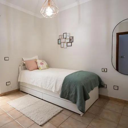 Beachfront Penthouse דירה